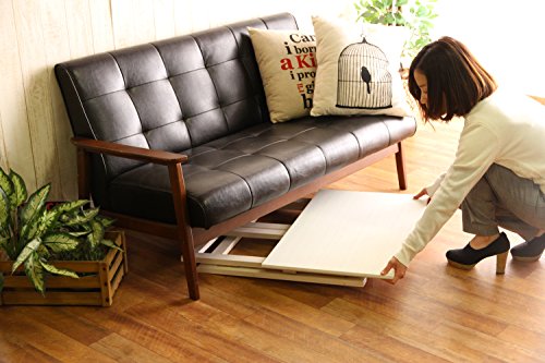 畳んでしまえばこのとおり、ソファやベッド下スペースや、クローゼットの隙間にも入るコンパクトさ。
折りたたみデスクには、完全に畳めるものもあれば、サイドテーブルほどのコンパクトサイズに変形できるデスクもあります。
常に出しておいて、何かしら収納に役立てたい場合は、2WAYタイプを選ぶのもおすすめです。