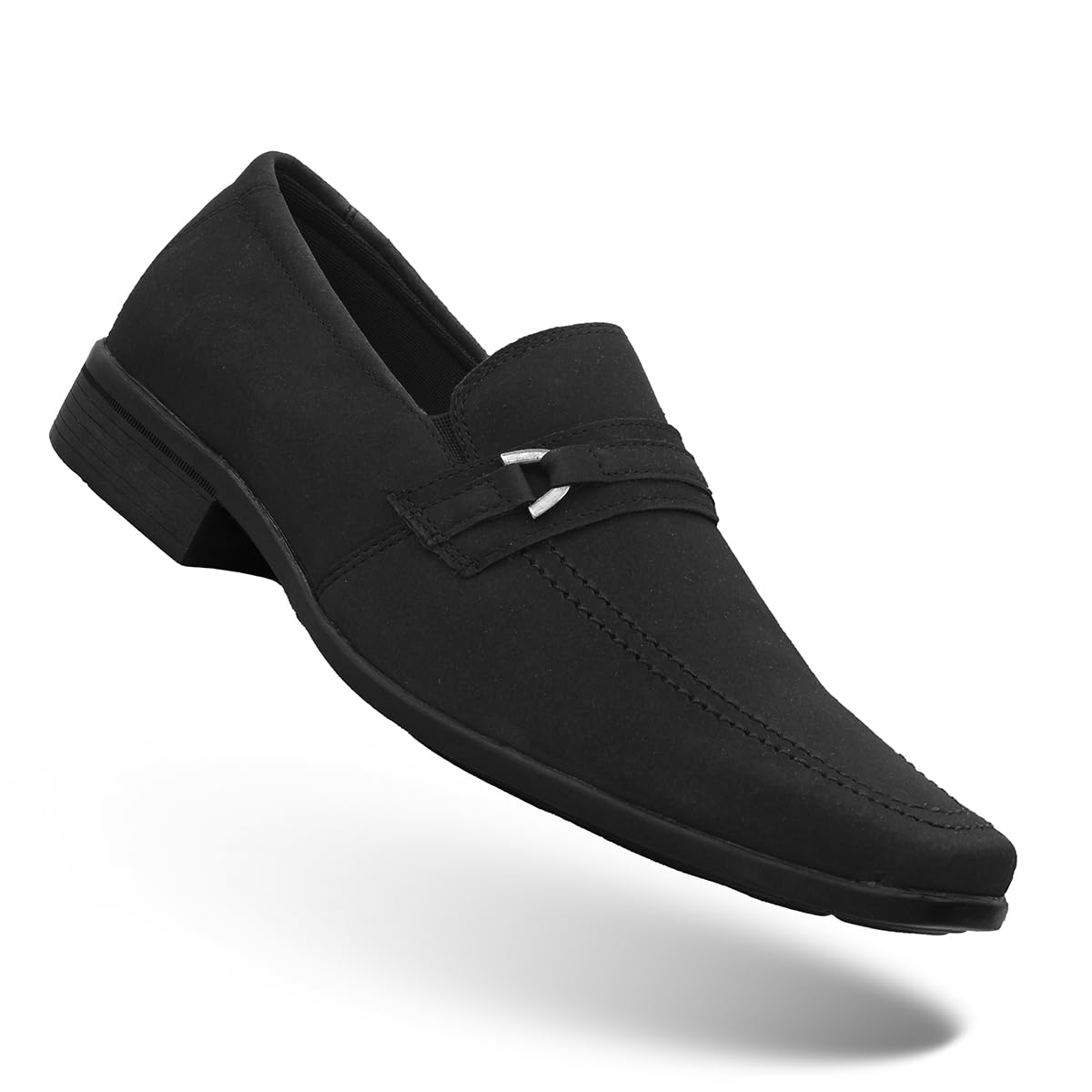 Sapato Social Masculino em NoBuck Estilo Mocassim 1103 em promoção! Veja a oferta e mais achadinhos de Sapatos 8 Hoje é o melhor dia para comprar Sapato Social Masculino em NoBuck Estilo Mocassim 1103 com aquele preço maroto! Promoção! Aproveite a oferta! 8