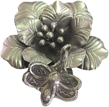 "ThaiSilverJewely" WEIGHT APPROX. 12.55 GRAMS VERY BEAUTIFUL FLOWER & SMALL BEE FLOWER SIZE 40x40 MM. REALLY BEAUTIFUL FLOWER PENDANT WITH RING FOR SMALL BEE(KAREAN PENDANT BOX 5-A7)