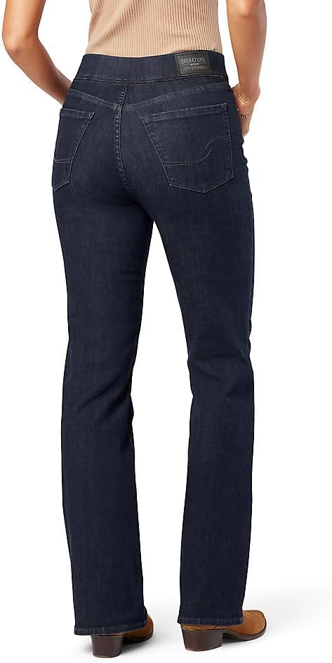 Levi Strauss Signature Gold Women's Totally Shaping Bootcut Jeans - Image 2