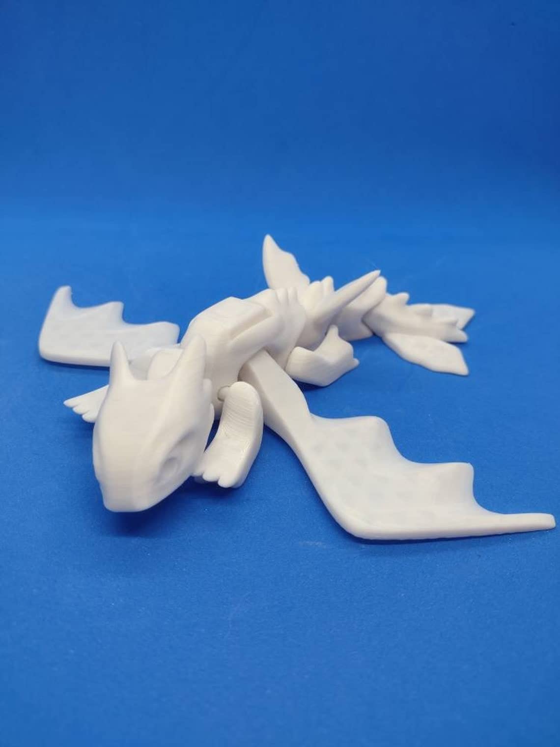 3D Printed Dragon Flexi Toy with Flapping Wings |Stress Reliever | Desk Toy | Dragon Toy | Toothless (White)