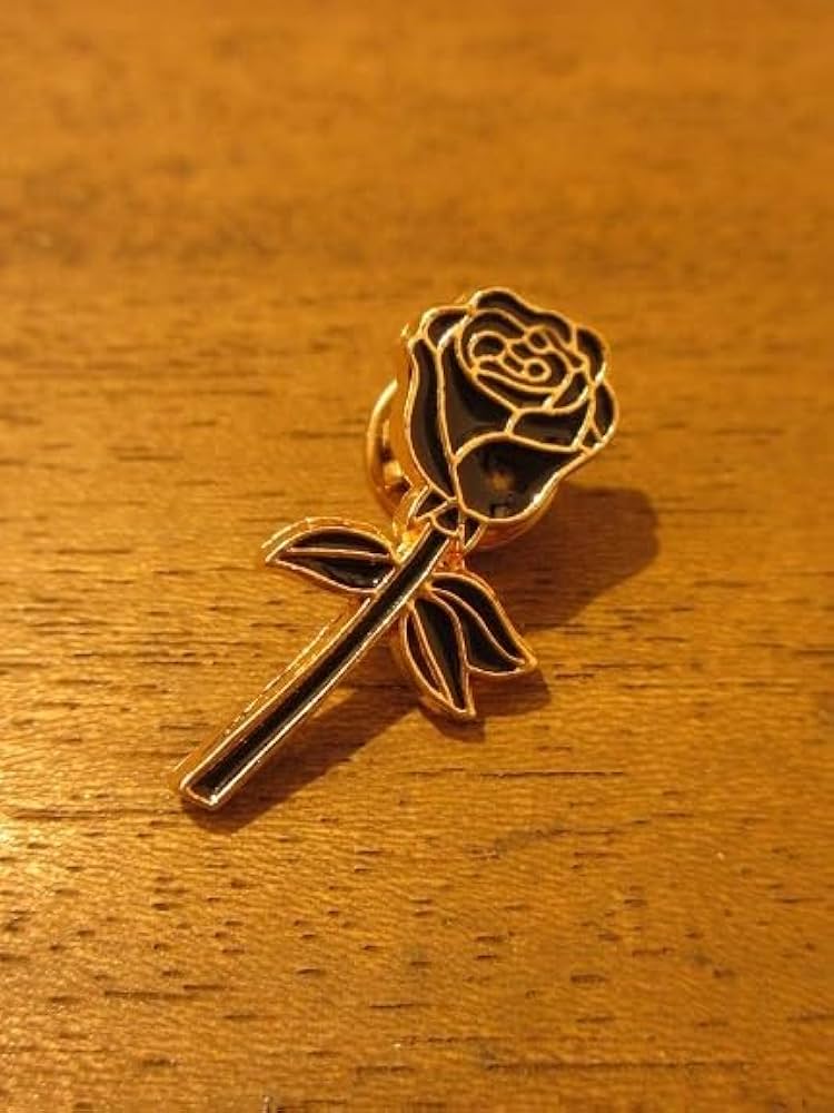 Amazon | ピンバッチ 黒い薔薇 貴方はあくまで私のもの 永遠の愛