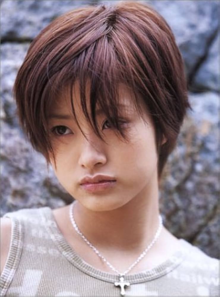 【直筆サイン入り・生写真付き】 上戸彩 写真集　あいうえと　初版　帯付き 初版】【帯付】あいうえと : 上戸彩写真集 - メルカリ