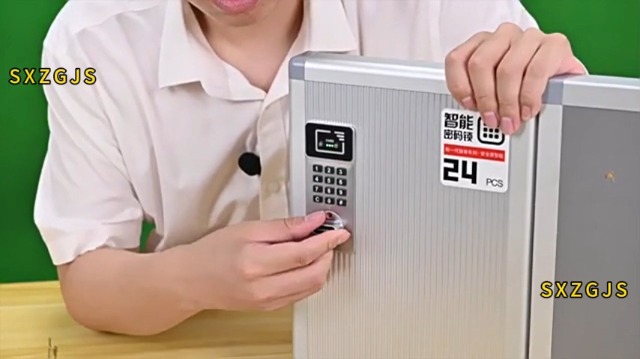 Amazon.co.jp: キーボックス 壁掛式 ボックス 24-120本吊 パスワード