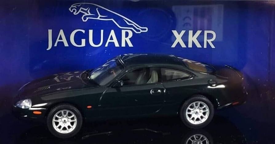 オートアート1/18 ジャガー XKRクーペ 1:18 Diecast Review Jaguar XKR-S Coupe by Autoart - YouTube