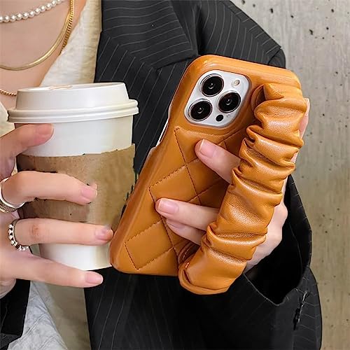 Protection iPhone 12 motif rhombique antichoc dotée d'une dragonne de maintien sécurisée