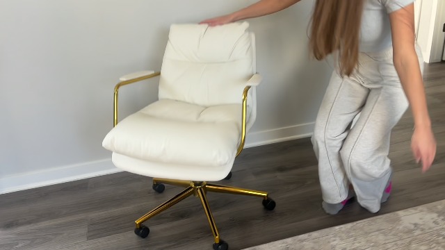 Amazon.com: dipperchair Home PU Leather Swivel Office Desk