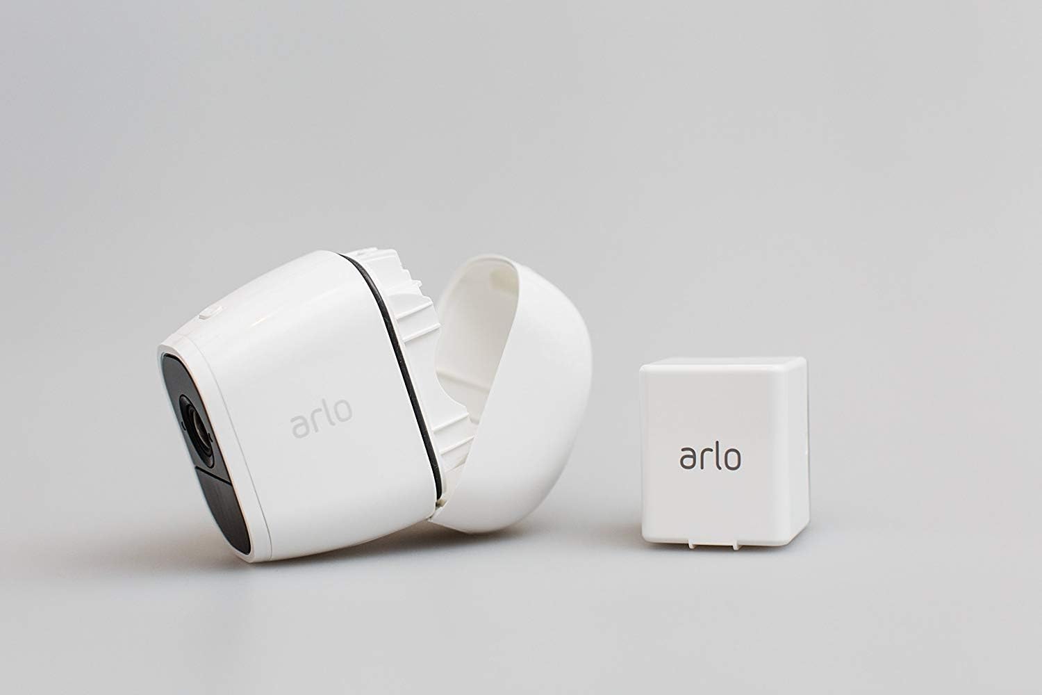 Netgear Arlo pro 2 VMB4000-5 Camera VCS4500C-100NAS (Renewed)