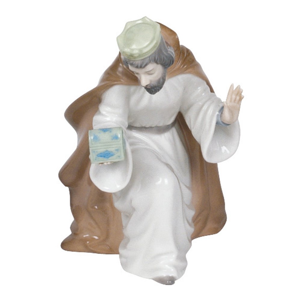 Nao Porcelain by Lladro KING MELCHIOR WITH CHEST RELIGIOUS COLLECTION 2000413