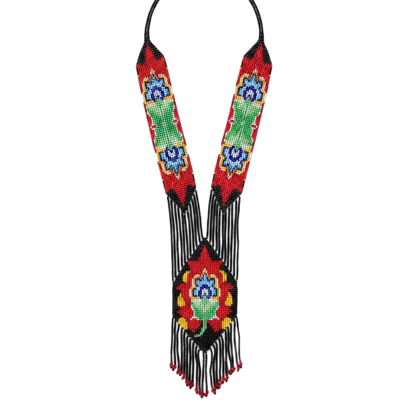 Collier gerdan ukrainien : sublimez un décolleté uni avec des perles