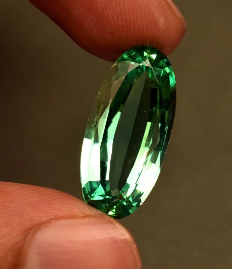 Saphir vert naturel 20x9mm de forme ovale pour création de bijoux