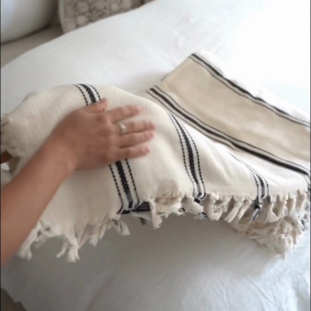 Amazon.com: The Loomia 100% Cotton Luxurious Woven Turkish Queen