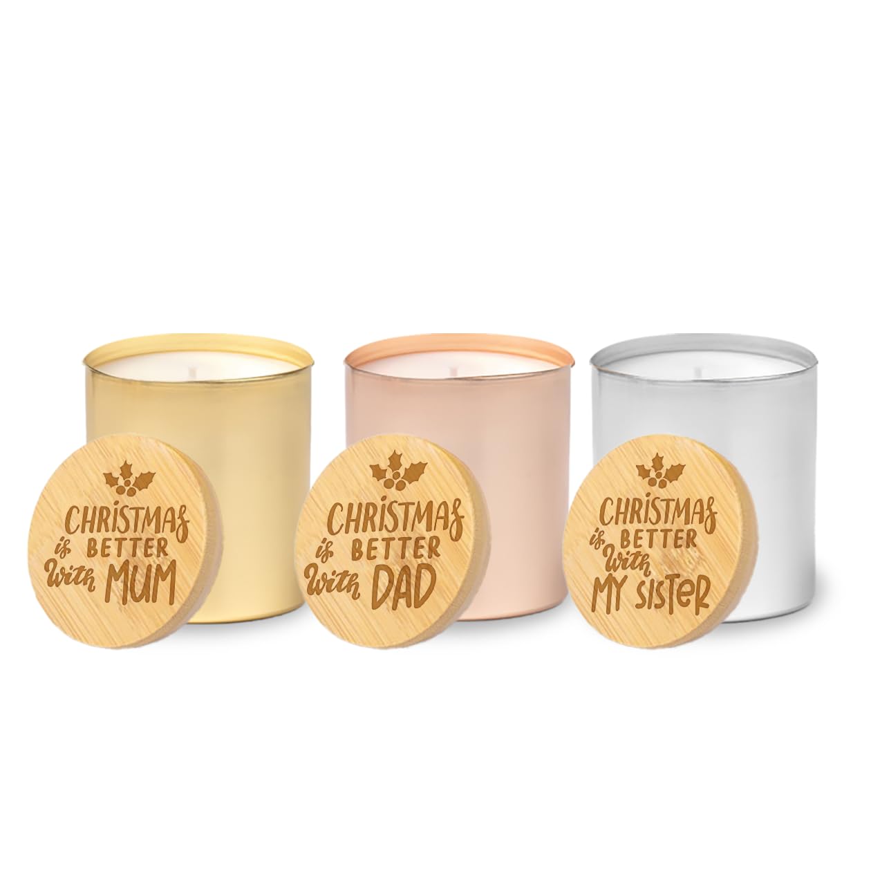 ''Christmas is better with'' Set Regalo Natalizio di 3 Candele Profumate alla Vaniglia con Coperchi in Legno Personalizzati, Decorazione Natalizia per Famiglia idea regalo natale personalizzata