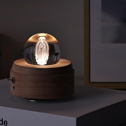 Miniatura 2 de QIANLING Caja de música de bola de cristal Guadalupe recargable 3D con luz de proyección LED y base de madera giratoria, caja de música creativa de