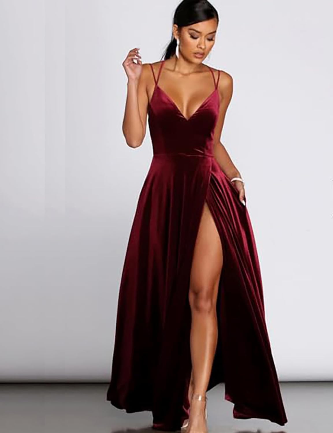 Women's Velvet Prom Dresses Long with Pockets Spaghetti Straps V Neck Slit Evening Party Ball Gowns