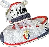 Patucos Futbol para bebe recien nacido de ganchillo del equipo de aficionados de Pamplona. Personalizados, disponibles en tallas 0-12 meses. Te regalamos el nombre del bebe grabado