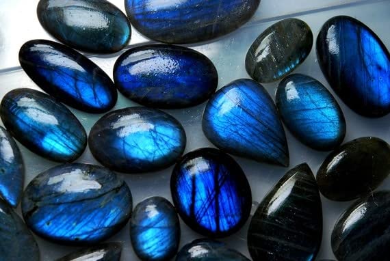 Labradorite Blue Holly cabochon lisse 20-35mm lot 2000 carats pour création bijoux