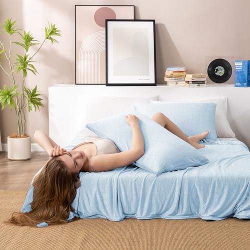 Image of HOMFINE Cooling Blanket for Hot Sleepers Throw, Light Blue 50 inchx70 inch | Dual-sided mica nylon cool, Q-Max 0.439 instant cool, Lightweight & breathable for night sweats & menopause, Machine washable