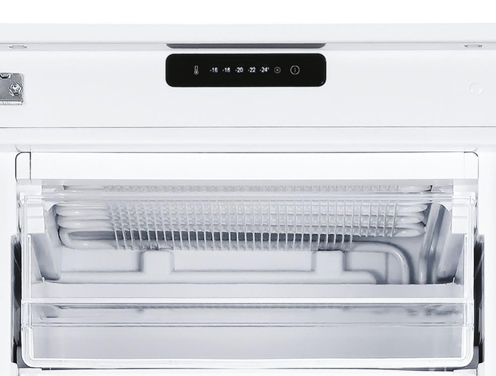 Candy CUS518EW - Congelatore verticale, 204 litri, congelamento 9,5 kg/24h, Classe energetica E
