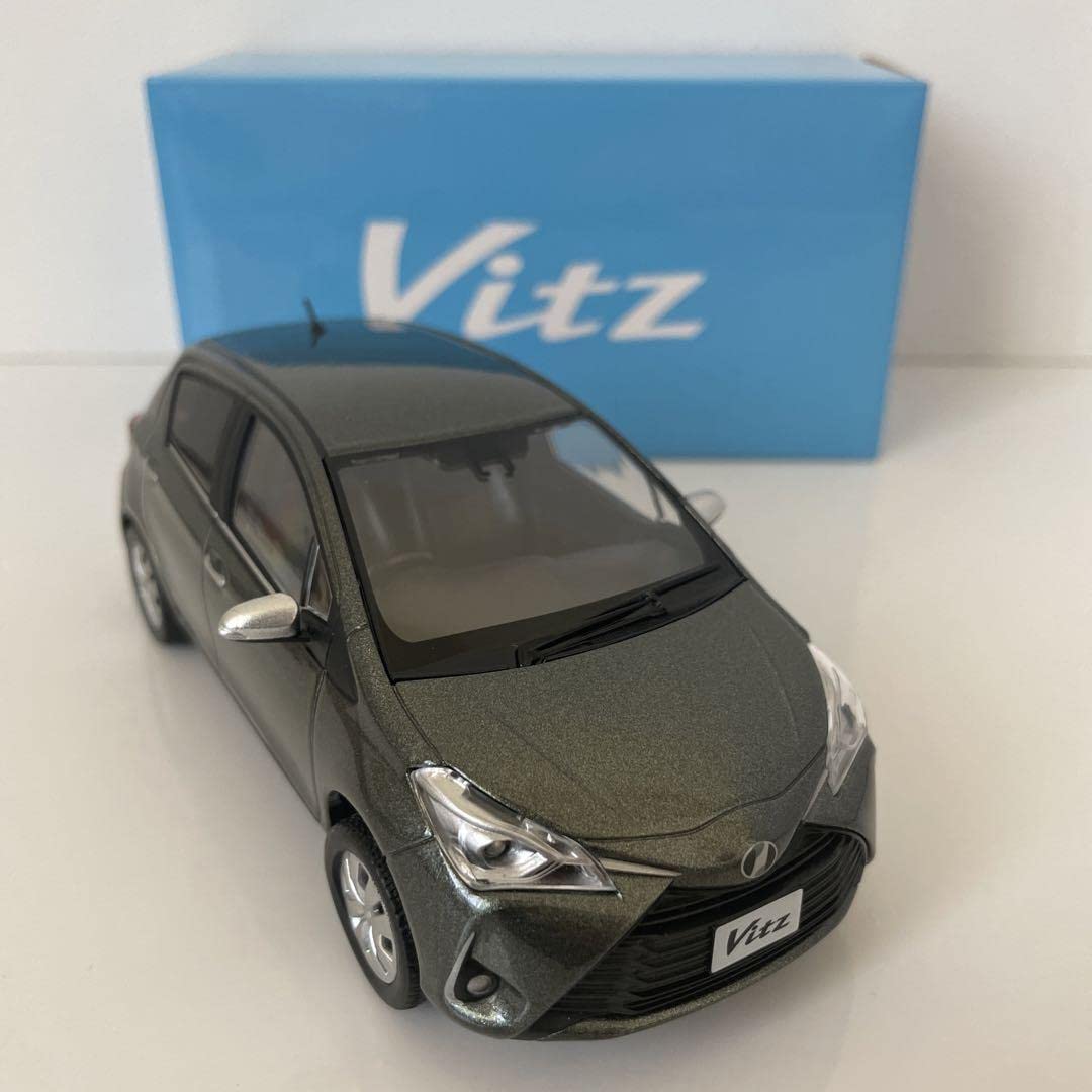 Amazon | トヨタ ヴィッツ ミニカー カラーサンプル オリーブ