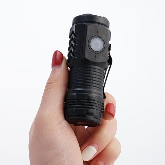 Panther Süper Parlak 500 Lümen LED El Feneri | USB Type-C Şarjlı, 5 Modlu 3XE LED, Mıknatıslı & Klipsli, Kompakt ve Güçlü Işık Kaynağı [Enerji Sınıfı A+++]