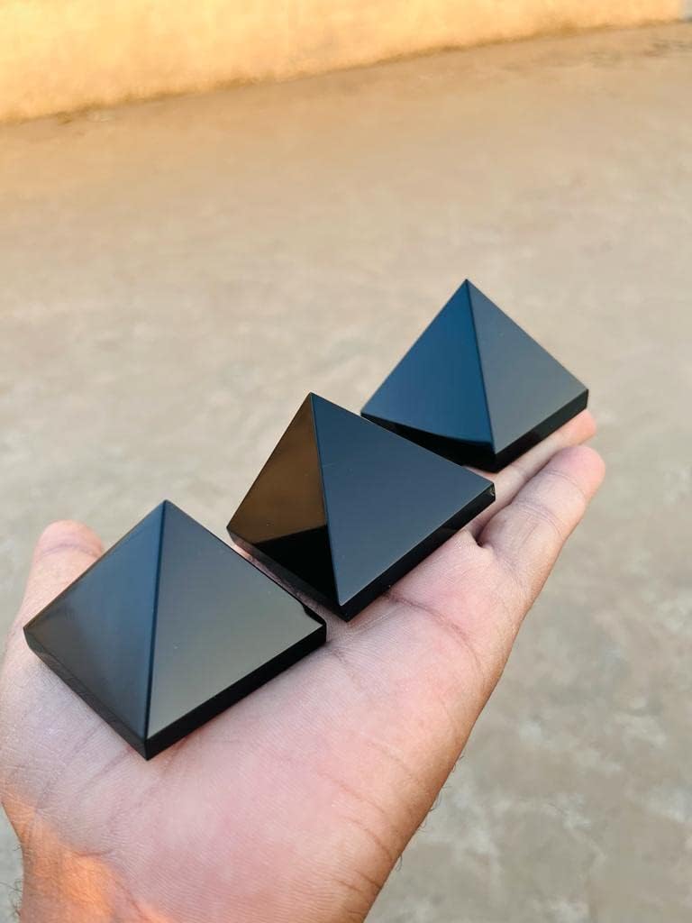 Large Green Aventurine Pyramid - Aventurine Crystal for Meditation & Yoga, 80-90MM