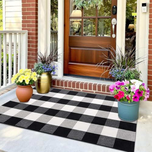 OLANLY Buffalo Plaid Rug 24 x 37 (27.5 x 43) Black and White Cotton Checkered Doormat Washable Indoor Outdoor Rug for Layered Front Porch Kitchen Entryway Decor