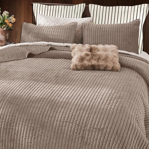Couvre-lit en velours marron pour des nuits cocooning douillettes