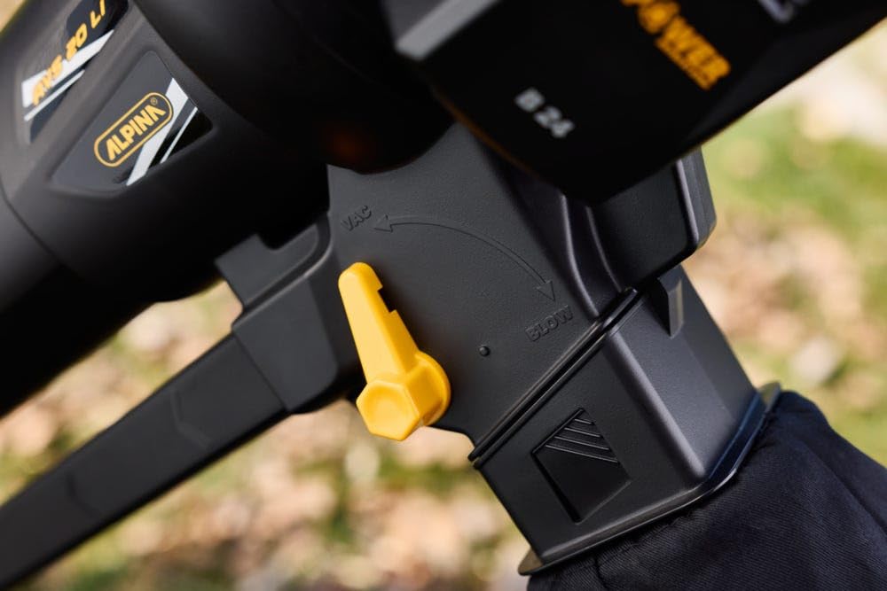 Alpina AVS 20 Li Kit Aspiratore-Trituratore A Batteria, 600 W, 2 Batt. 20V 4Ah + Caric. – Sacco 45 L, Design Leggero Ed Ergonomico – Per Giardino E Pacciamatura