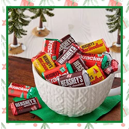 Hershey\'s Christmas Chocolate Candy, 5Lbs., Bulk, Individually Wrapped, Great for Holiday Gifts, Stockings, Events, Baking and More! (Christmas Miniature Candy Bar Assortment) - Thumbnail 3