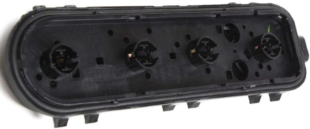 CarLights360 For Chevy Venture Tail Light Connector Plate 1997-2005 Driver Side For GM2817101
