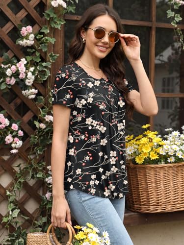 Image of Womens Summer Pajama Sets 2 Piece Short Sleeve Top and Capri Pants Plus Size Ladies Lounge Pjs Sets with Pockets