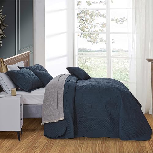 Image of Oversized King Bedspread 128x120 Extra Wide, Stitched Paisley Quilt Set King /Cal King, Lightweight Reversible Coverlet, Scalloped Edge - Classic Navy Elegance, 5 Piece, Navy