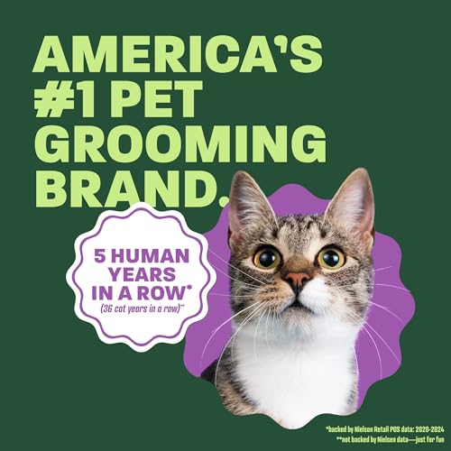 Image of TropiClean Hypoallergenic Cat Wipes, Unscented, Essential Cat Grooming Supplies, Kitten Safe, Grooming Wipes for Cleaning Fur, Made in USA, 100ct