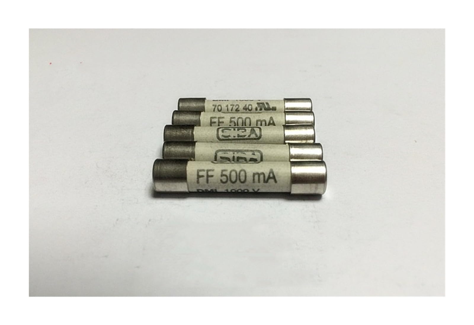 Fusible 6x32 FF500MA pour réparer un multimètre en panne avec la cartouche 1000V 7017240