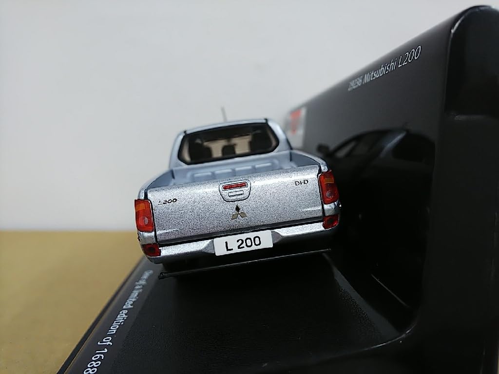 Amazon.co.jp: □ VITESSE Vites 1/43 29236 MITSUBISHI L200 Silver