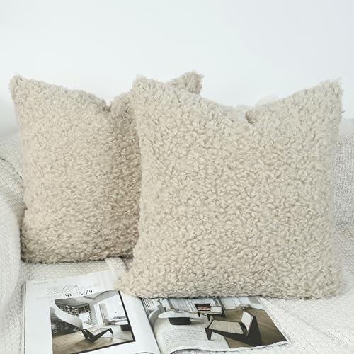 OYIMUA Pack of 2 Cushion Covers 50cm x 50cm Faux Fur Throw Pillow Covers Soft Fluffy Pillowcases Neutral Decorative Cushions 20x20 Square Pillows Modern Farmhouse Home Decor Oatmeal