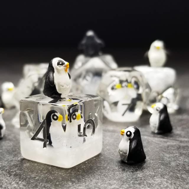 DND - Juego de dados de Sage's Portal de Sage's Baby Penguin Familiars - Juego de dados poliédricos de resina animal para mazmorras y dragones RPG