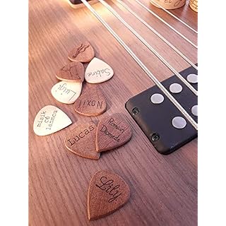 Médiator guitare en bois personnalisé avec texte et motif gravé, en bois massif d’acajou - Les Beatles, Paul McCartney, John Lennon, RIngo Starr, George Harrison Médiator guitare en bois personnalisé avec texte et motif gravé, en bois massif d'acajou – Image 7