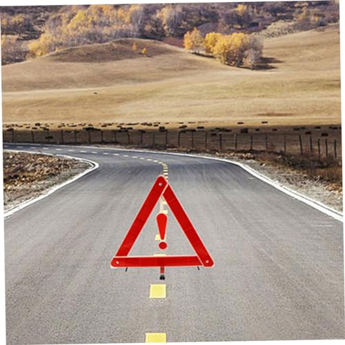 Triangle de présignalisation réfléchissant pour sécuriser les arrêts d'urgence de nuit