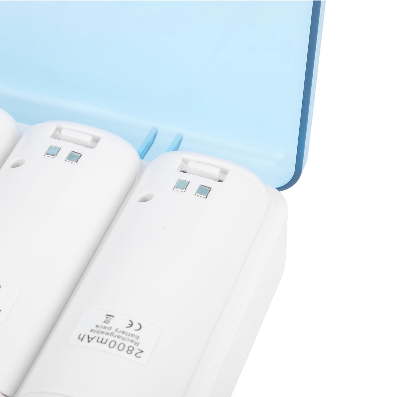 Fabater Chargeur de Batterie à Distance, Station de Charge 4 en 1, 4 Piles Rechargeables de 2800 MAh, Indicateur LED, Alimentation Efficace, Bloc de Batterie avec Protections de sécurité et Câble