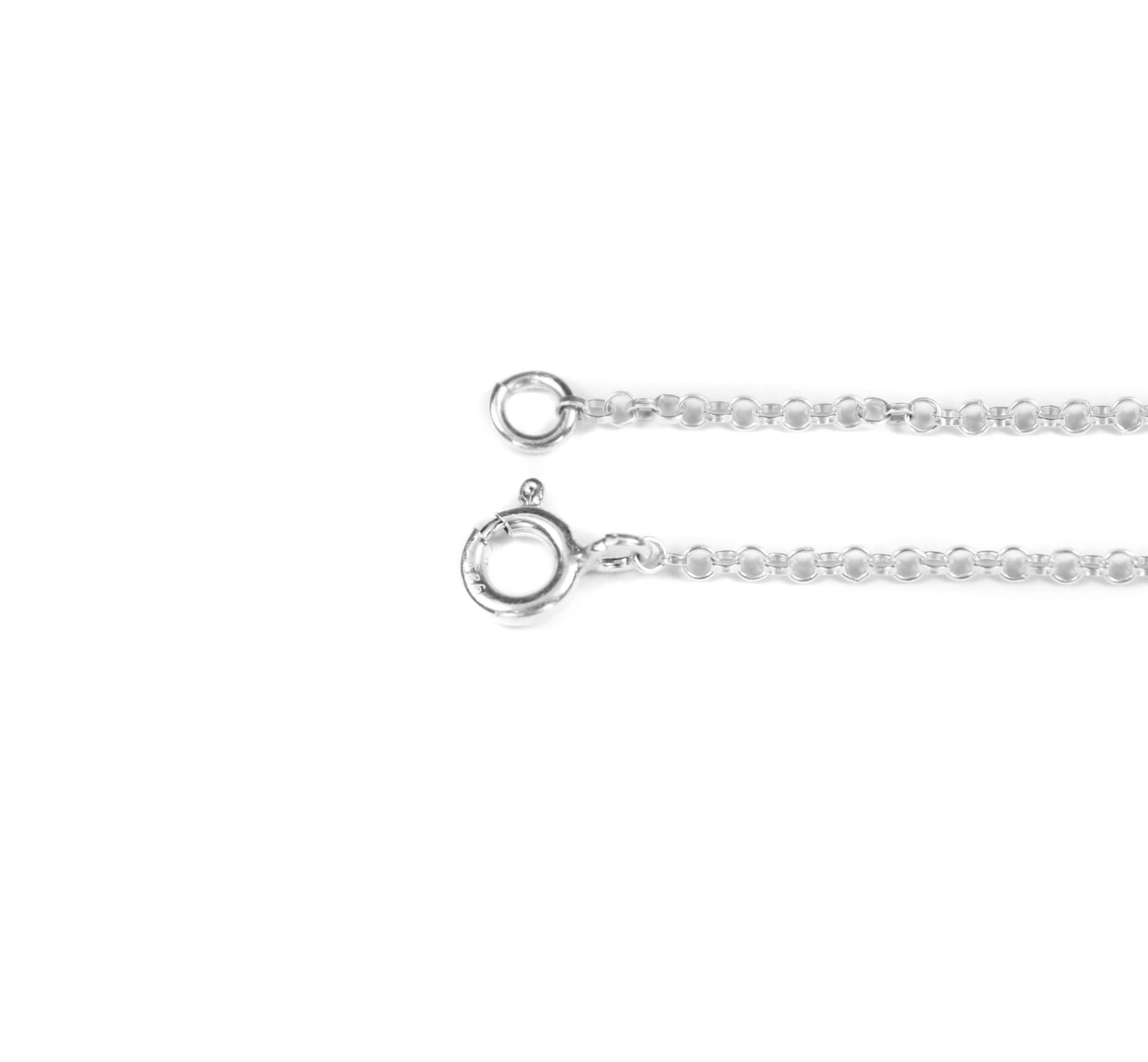 Collar Fonendoscopio Personalizado con Nombre – Plata de Ley 925 (39x36mm) – Joyería Grabada para Médicos, Enfermeras y Sanitarios – Regalo Original. Modelo F.CORA