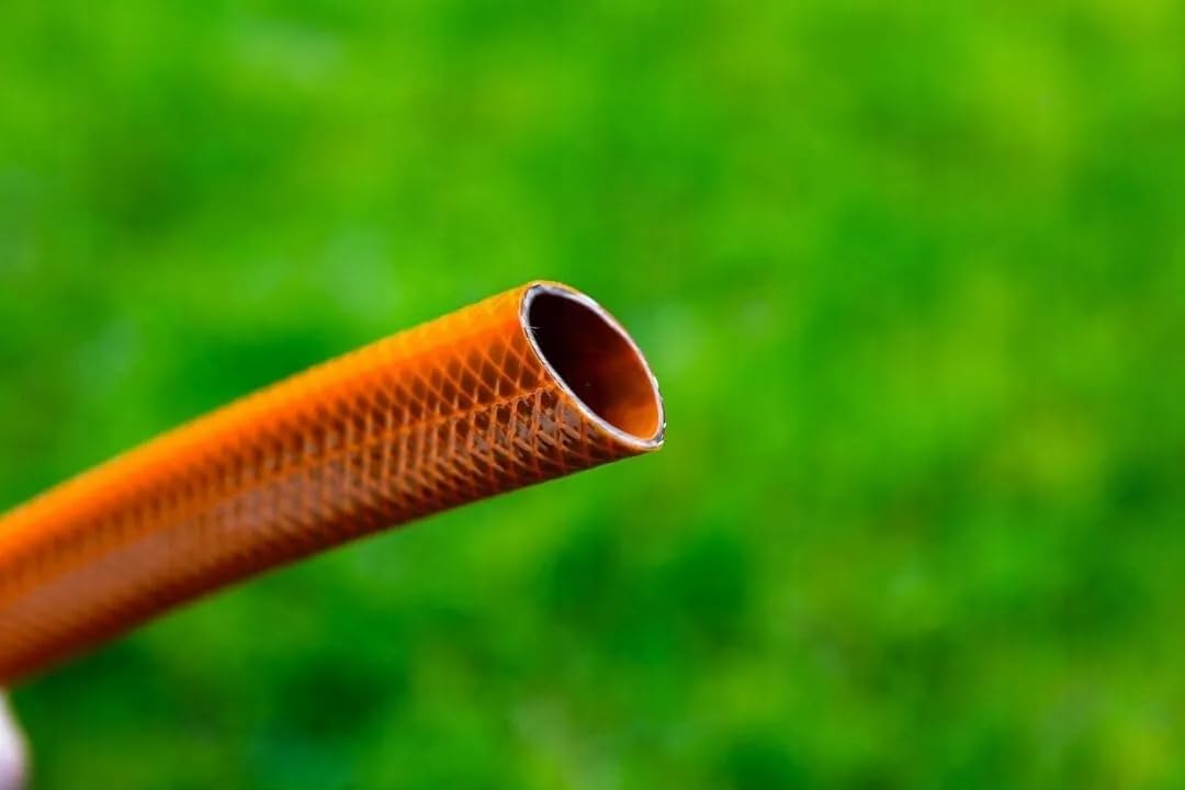 NEO TOOLS Set di tubi da giardino, 50 m, 1/2", 4 strati, supporto per tubo in metallo, ugello regolabile VERTO, attacco per rubinetto e giunti con funzione di arresto, sistema di irrigazione