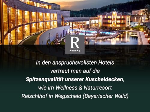 ZOLLNER Kuscheldecke in 150x200 cm - super Flauschige und warme Sofadecke - waschbar bis 60°C - atmungsaktive Mikrofaser in Bordeaux - Hotelqualität - Oeko Tex® Zertifiziert