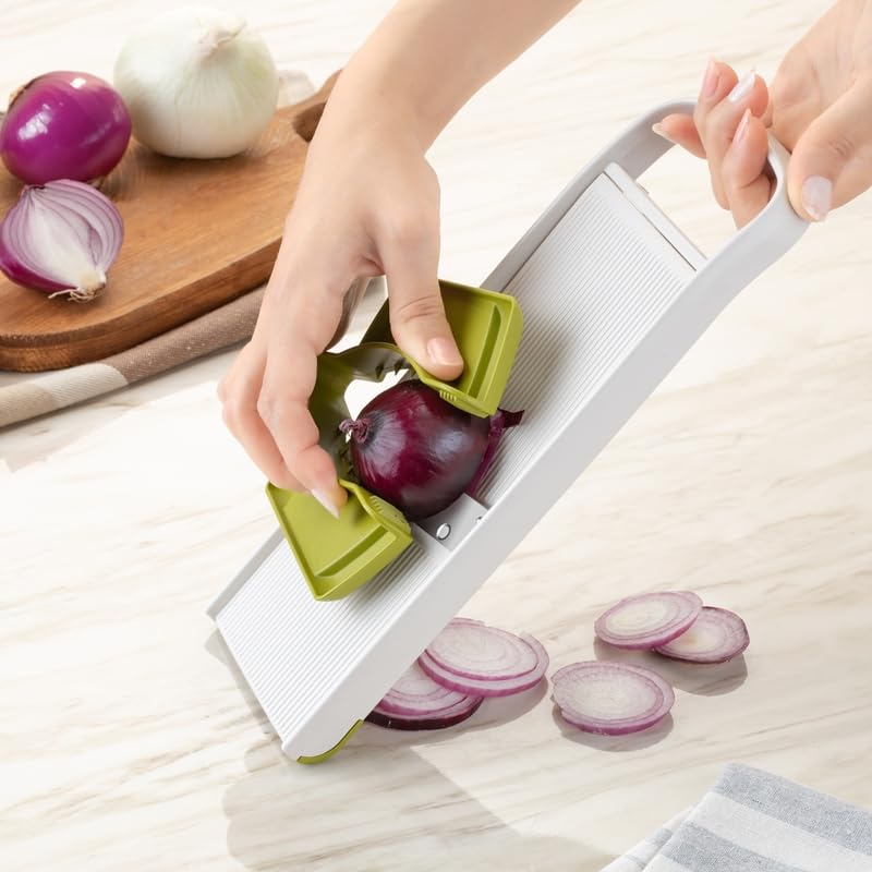 Orret Home 4 Kademeli Mandolin Doğrayıcı – Meyve ve Sebze Dilimleyici, Ayarlanabilir Kesim Kalınlığı, Tutma Saplı Güvenli Doğrama Aparatı, Pratik Mutfak Kesme Aleti