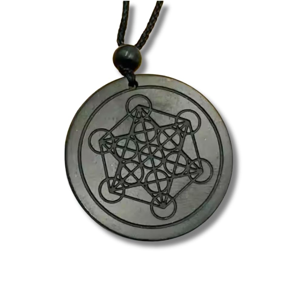 Ciondolo shungite in Carelia – 3,5 cm pietra naturale amuleto con simboli spirituali – nastro di cotone regolabile (fino a 80 cm) & scatola portagioie