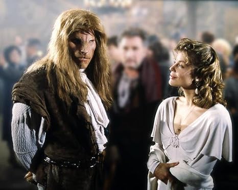 Amazon｜美女と野獣8X10のプロモーション写真リンダ・ハミルトンロン・パールマンロイ・ドートリス｜アートフレーム・ポスター オンライン通販