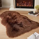 JXLOULAN Tapis en Fausse Fourrure de Mouton Doux Marron Foncé 75x120 cm, Grand Tapis Moelleux Lavable en Machine pour Chambre, Chambre d'Enfant, Salon, Décoration de Nursery
