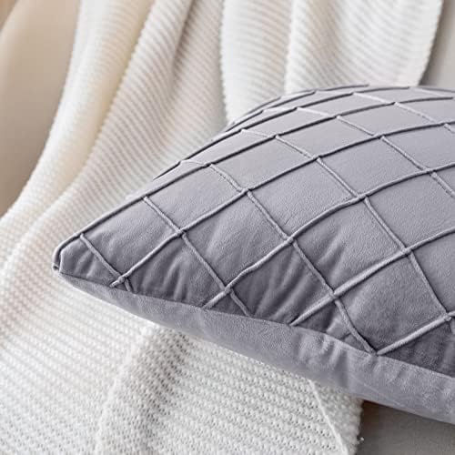 Amazon Brand - Umi Cushion Covers, Soft Velvet Pillowcases, Concealed Zip, Machine Washable, New Home Gifts, Living Room, Sofa, Bedroom, 18 x18 in, 2 Pieces, Silver Grey