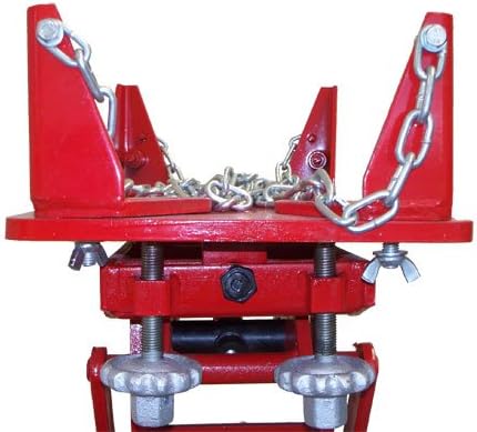 ထိပ်တန်း view of the jack's saddle with chains for securing components